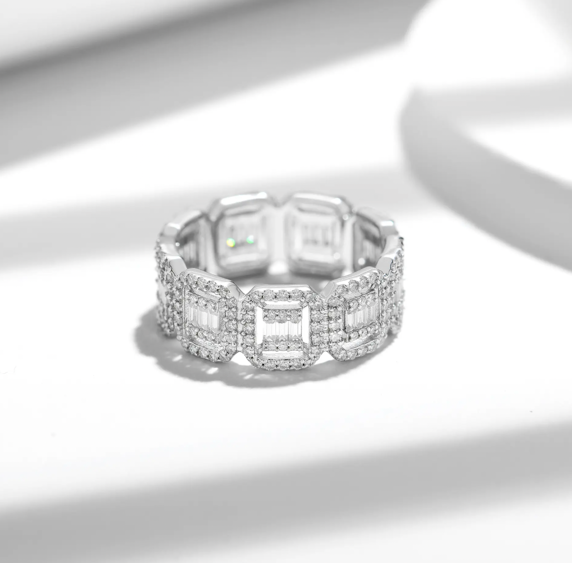 ICED SQUARE RING