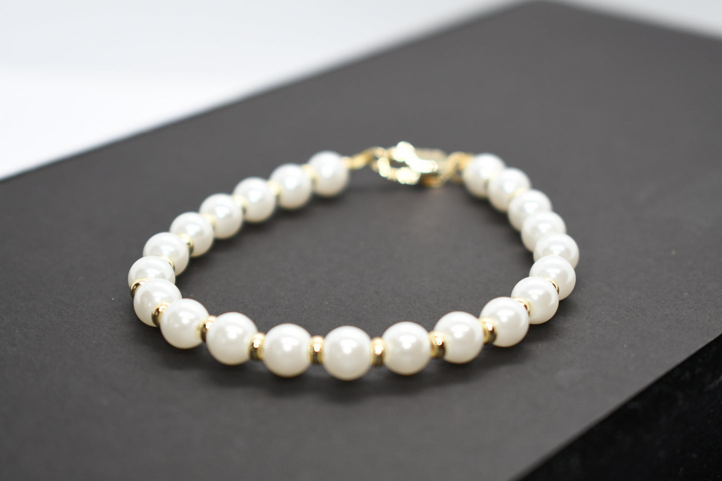 FRESHWATER PEARL BRACELET