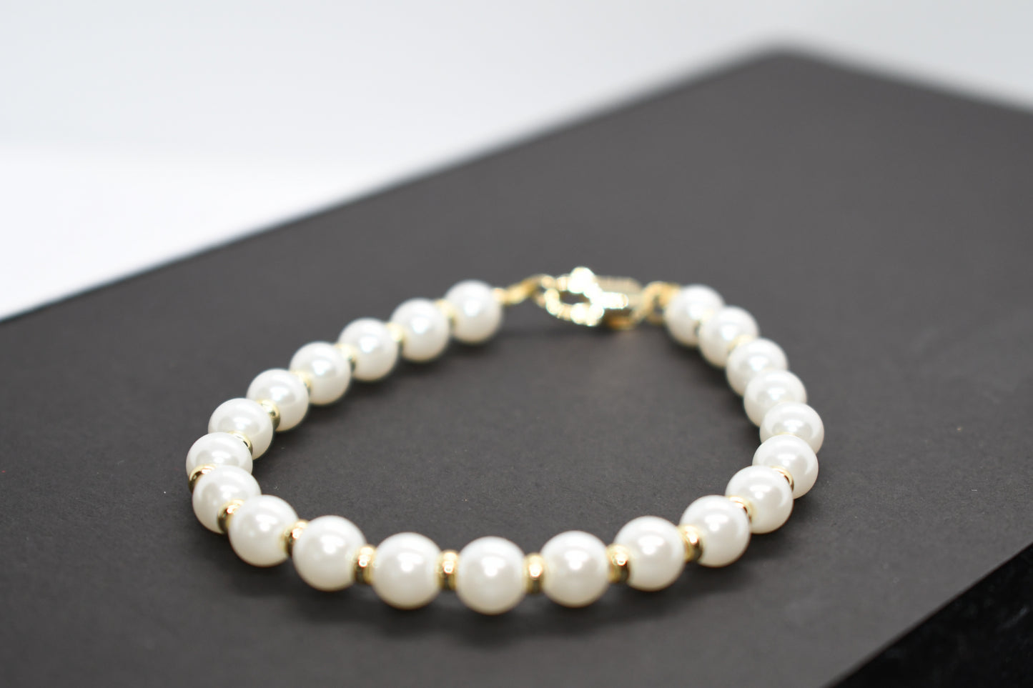 FRESHWATER PEARL BRACELET